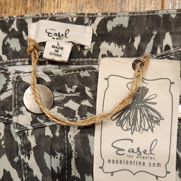 easel Jeans Easel Gray Animal Print Skinny Distressed Jeans Large